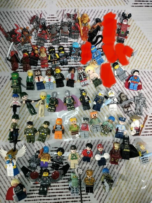 Продам мініфігурки LEGO