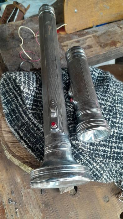 Фонарик большой и маленький.