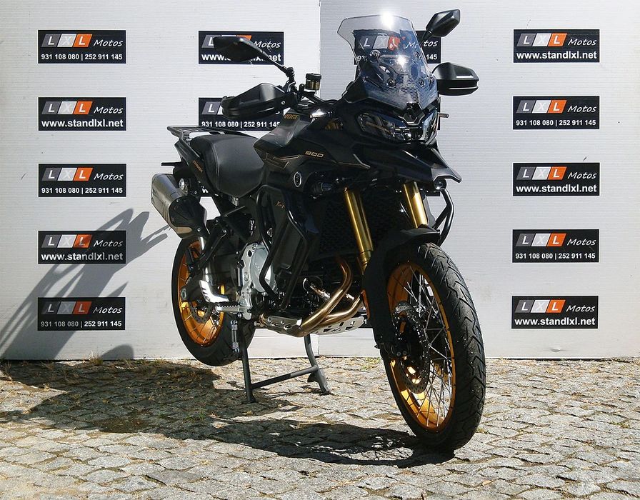 Voge 900DSX