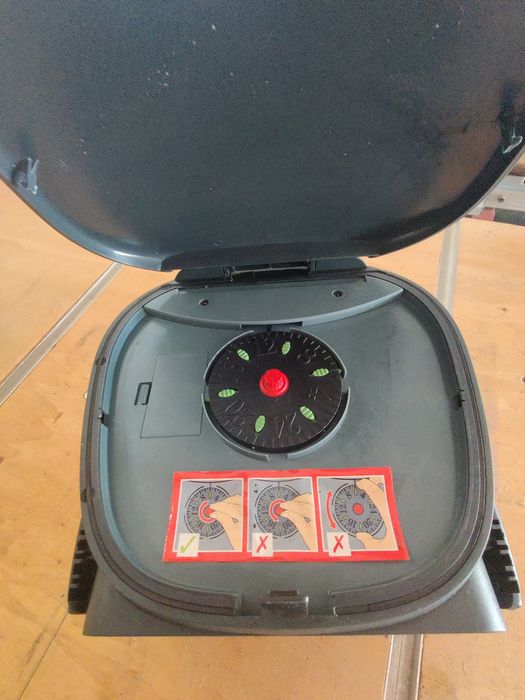 Alimentador de animais de estimação Hozelock Cyprio