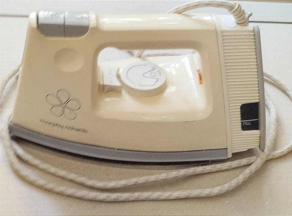 Праска Утюг morphy richards