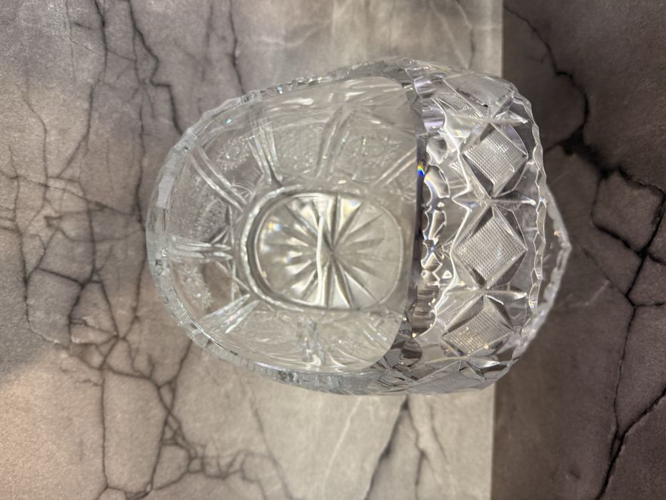 Корзинки хрустальные,ваза,конфетница чехословацкое стекло