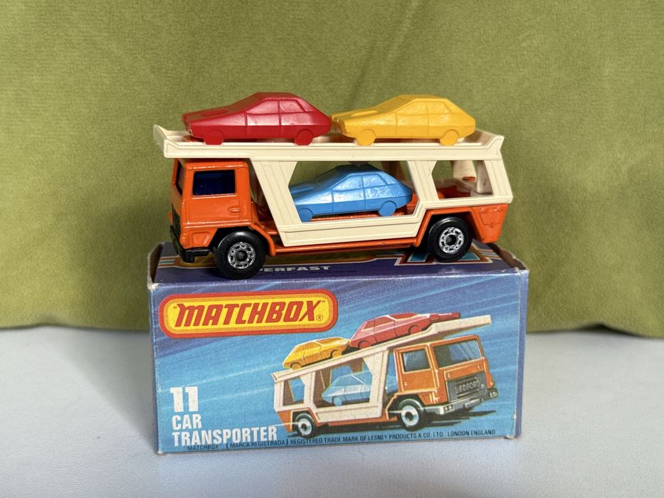 Matchbox Superfast 11 Car Transporter z autkami