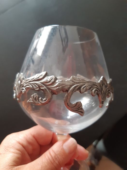 Copos de vidro e estenho