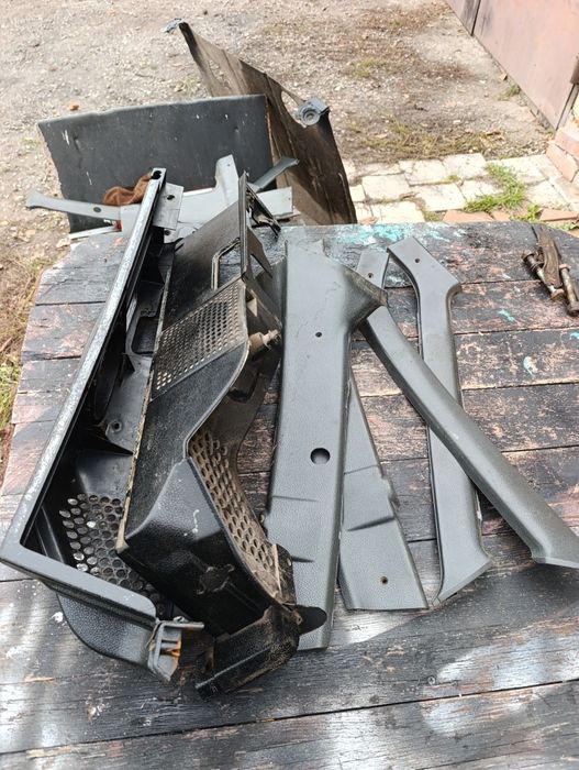 Пластик багажника