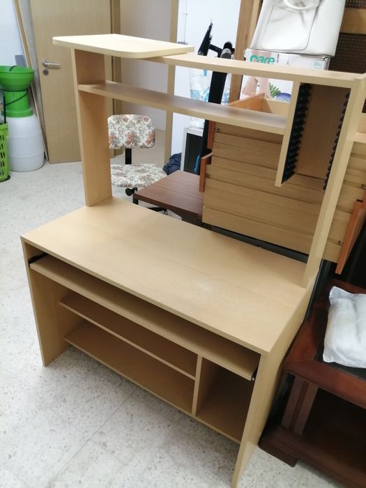 Secretária multiusos - computador