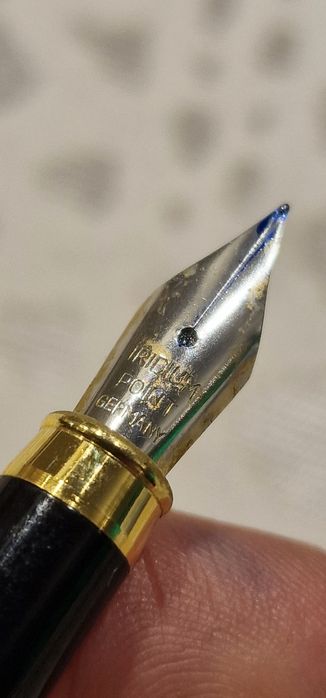 Conjunto canetas douradas