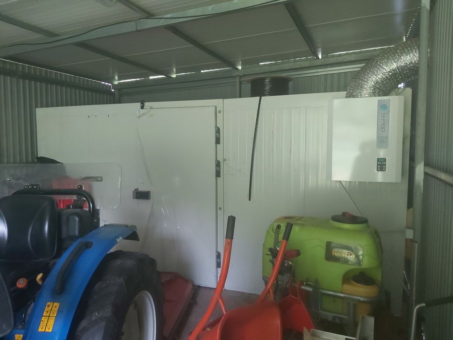 Pavilhão - Armazém - Anexo - Área de 40m2