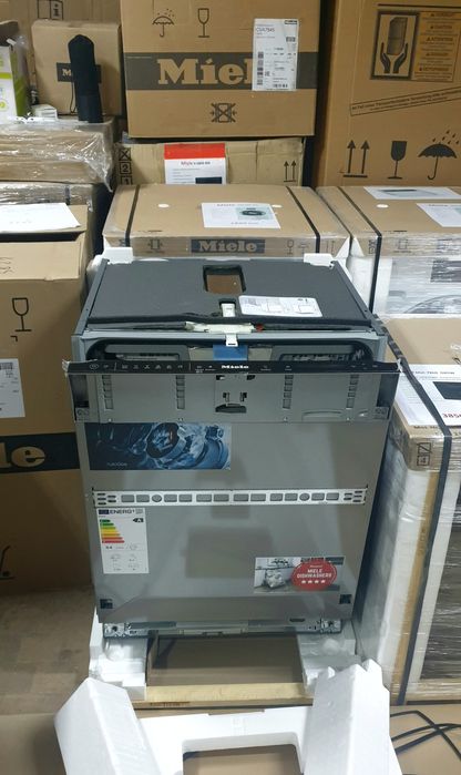 Miele G 7460 SCVI   встраиваемая в мебель посудомойка / 1600€