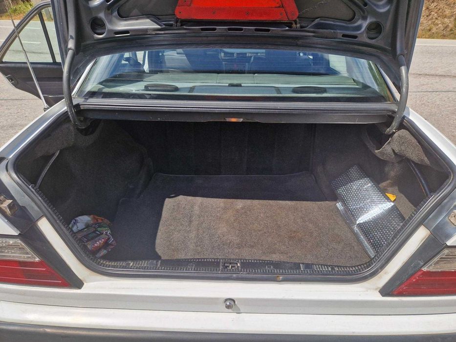 Mercedes W124 250D