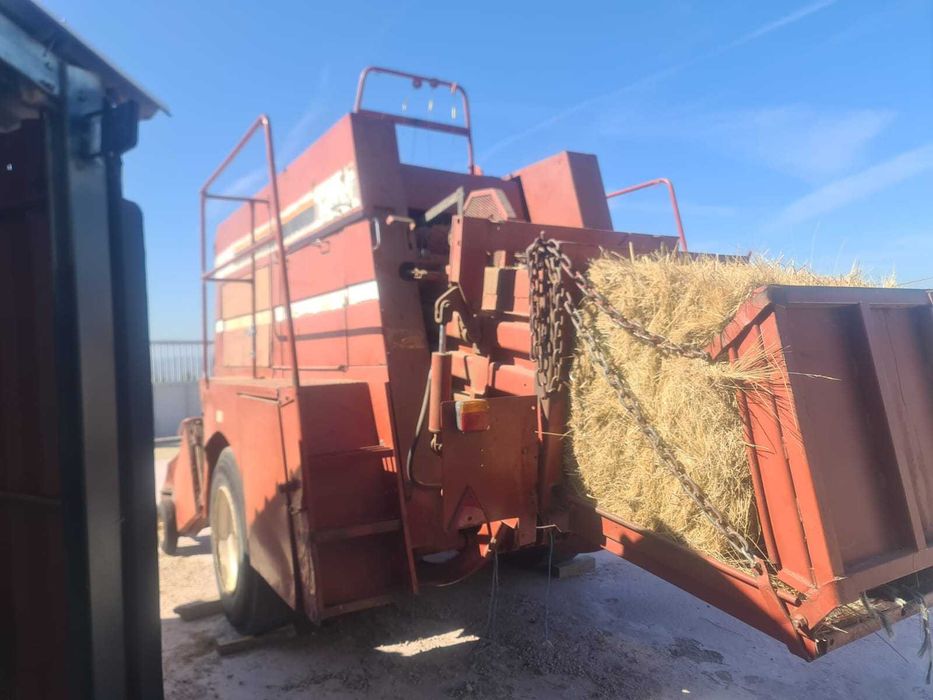 Enfardadeira hesston 4700