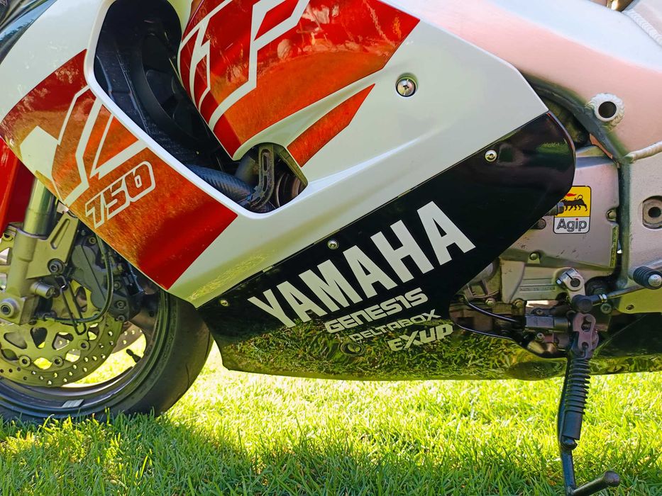 Moto Yamaha YZF 750 R 4HD – 32.253 km – Excelente estado