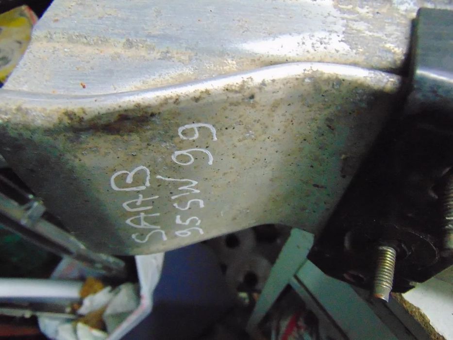 Saab 95 reforço para-choques " usado em bom estado