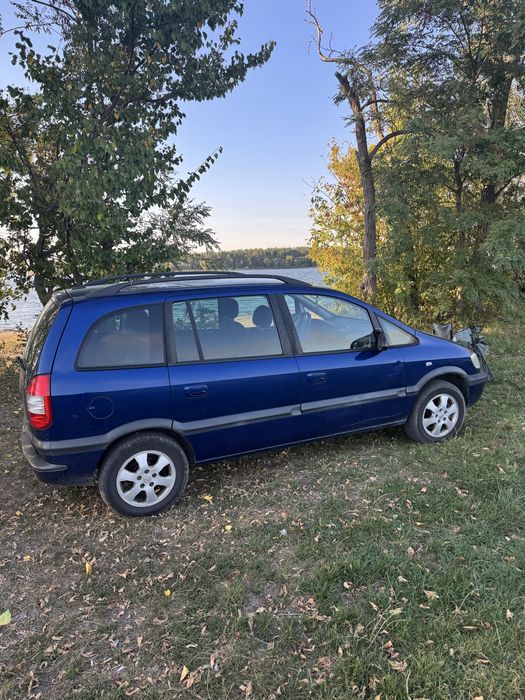 Продам Opel Zafira a