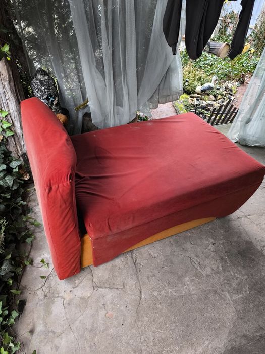 Продам диван-малютку під реставрацію