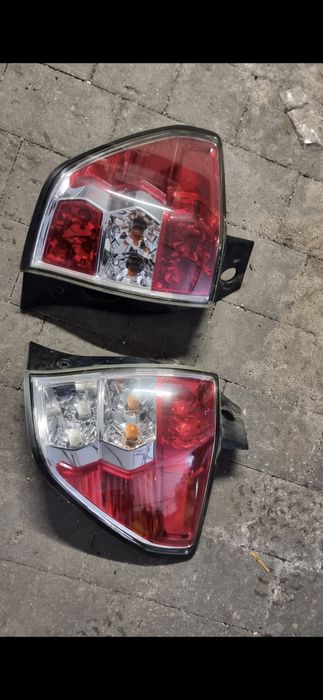 SUBARU FORESTER  lampa prawa lewa  tył orginał komplet