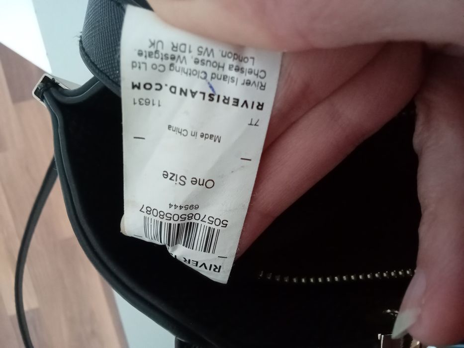 Torebka do ręki. River island. Czarna z dodatkowym długim paskiemi
