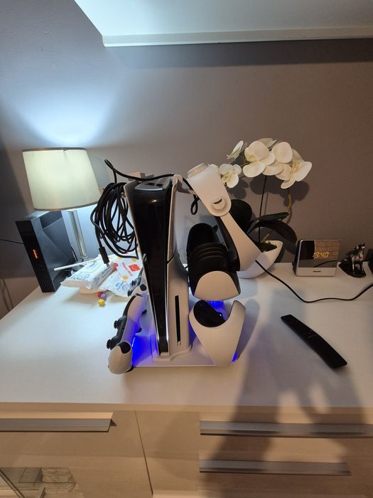 Podstawka ładowarka Dobe do Sony Playstation 5 slim ps5 oraz gogli vr2