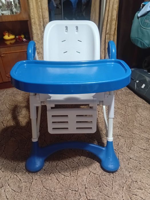 Продам стульчик для кормления.
