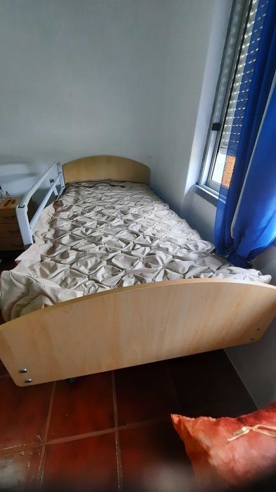 Cama articulada elétrica como nova