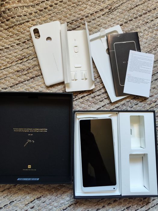 Xiaomi Mi Mix 2S desbloqueado, funcional e com caixa de origem+ 3 capas extras