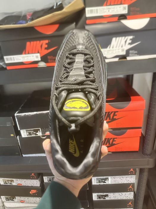 Air max 95 corteiz honey black - preço negociável