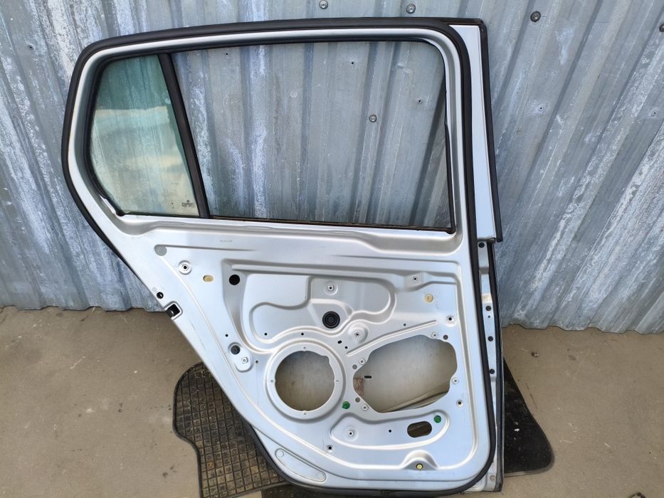 Drzwi poszycie VW Golf 5 LA7W lewy tył