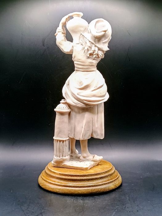 Figurka Giuseppe Armani