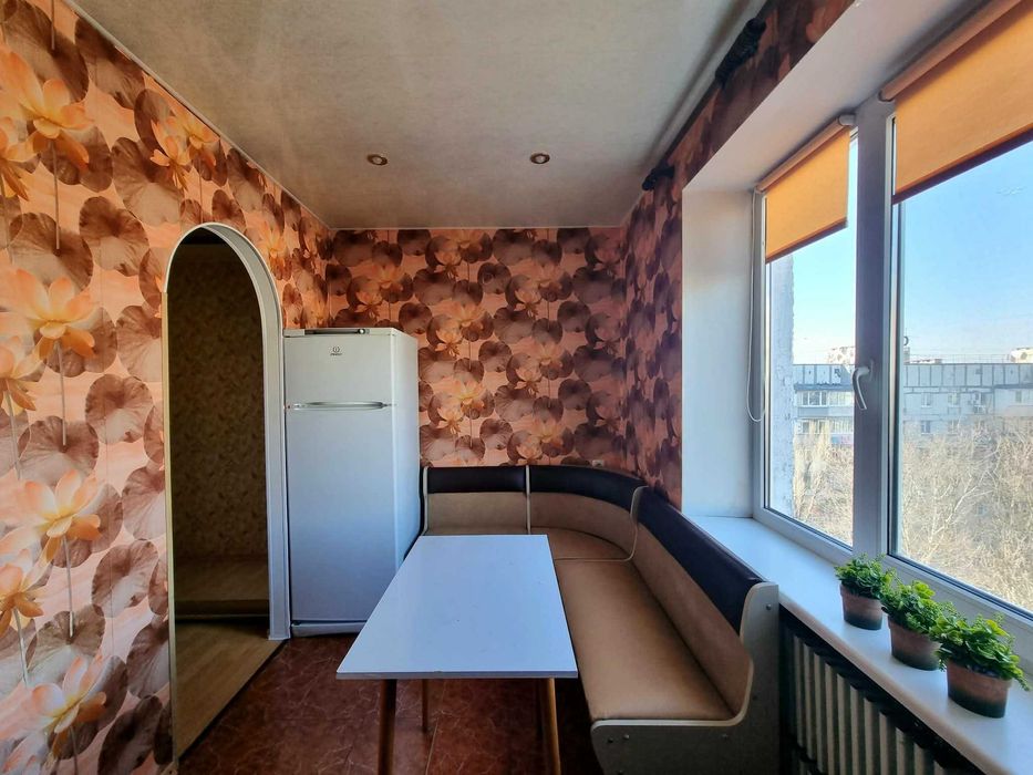 Продаж: ТЕПЛА, ВЕЛИКА, ГАРНА 2-кімн. квартира на ж/м Тополя-1