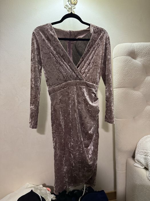 Сукня з бархату, дуже жіночна