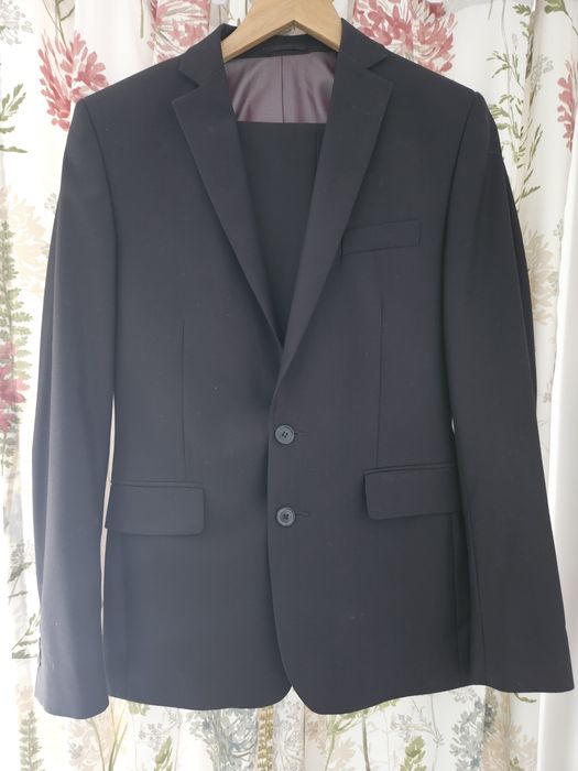 Czarny garnitur męski