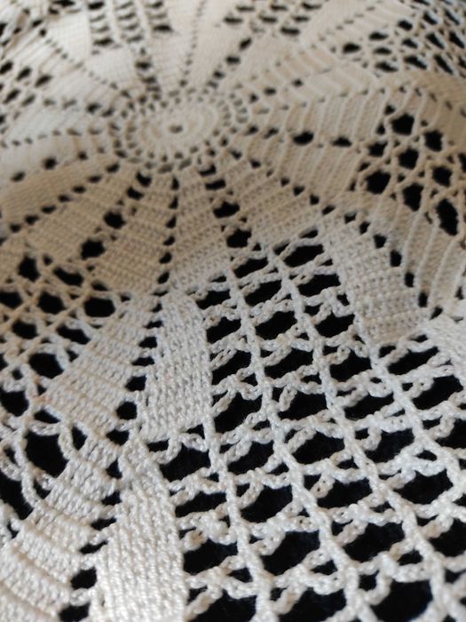 Conjunto de 4 panos de renda feitos à mão.