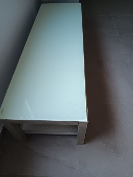 Mesa/ estante em vidro e aluminio
