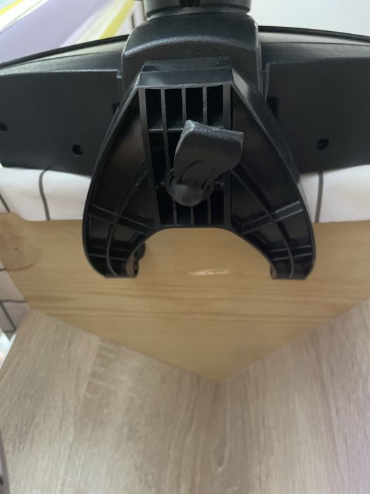 PS4 + руль Thrustmaster Ferrari 488 + 6 игр