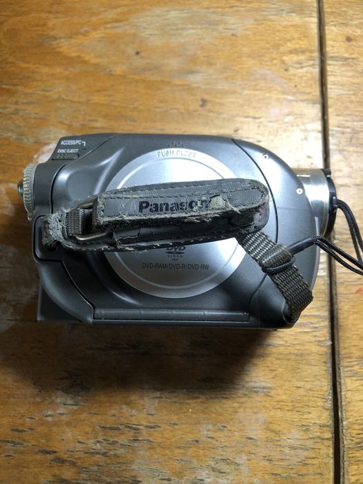 Продам видеокамеру Panasonic vdr-d160