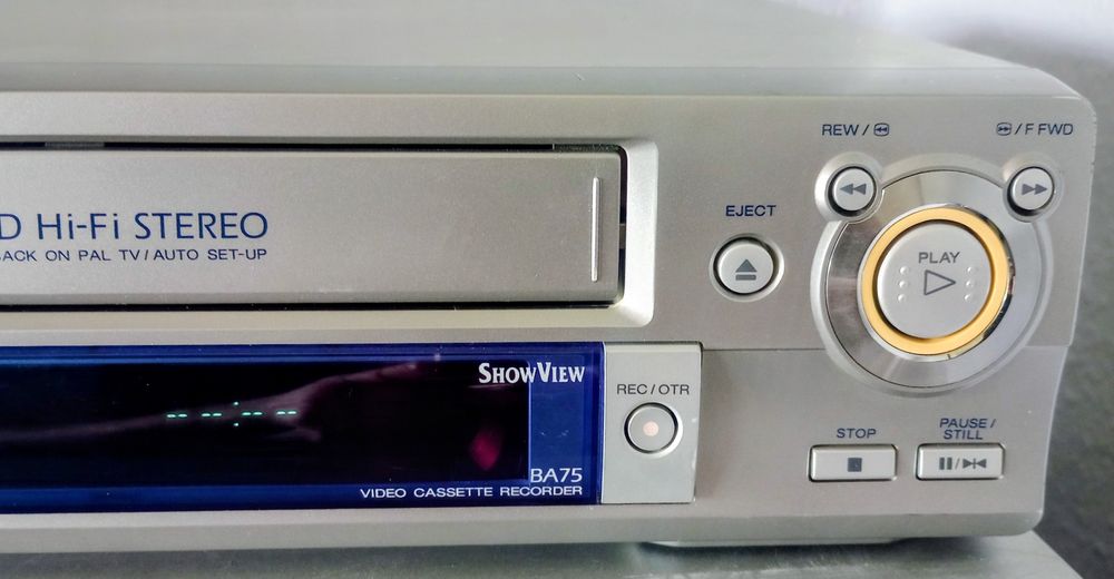 Magnetowid Aiwa BA75