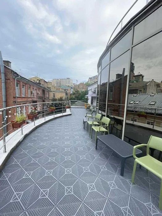 ЦЕНТР КИЄВА, Бессарабка, офіс 200кв.м з власною терасою