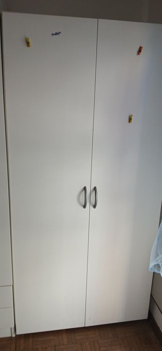 Vendo roupeiro branco