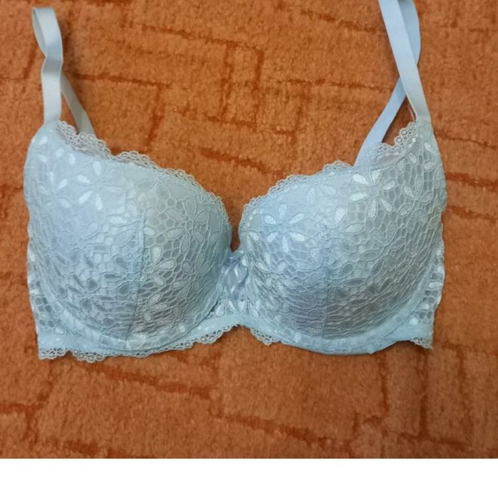 Новий бюстгальтер