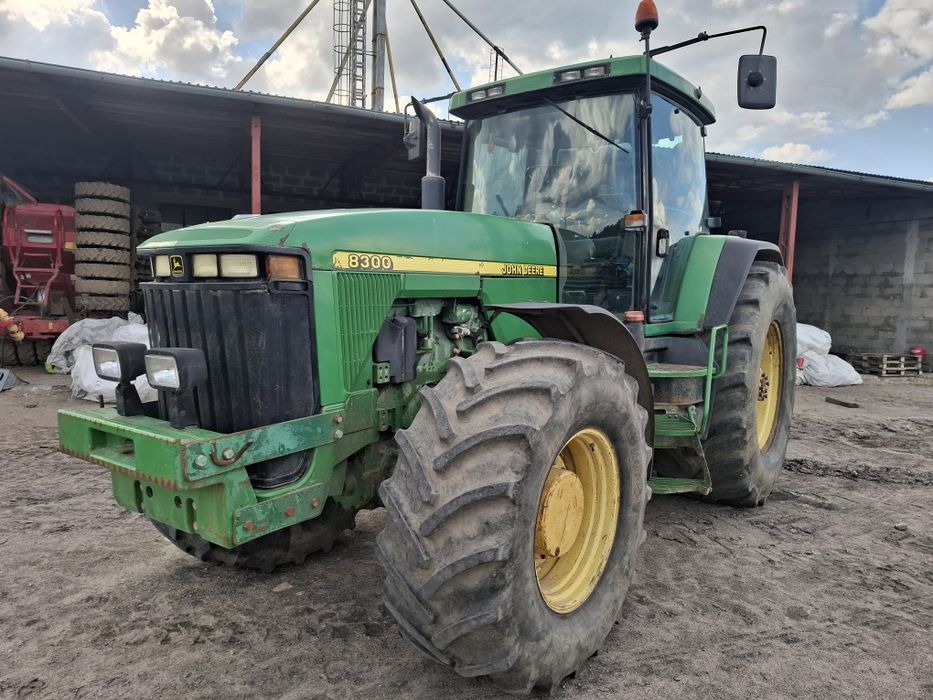 John deere 8300.