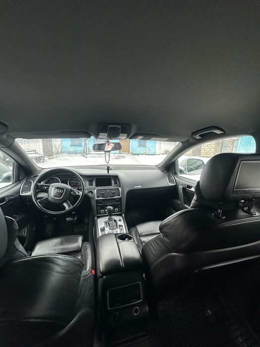 Продам AUDI Q7 2006