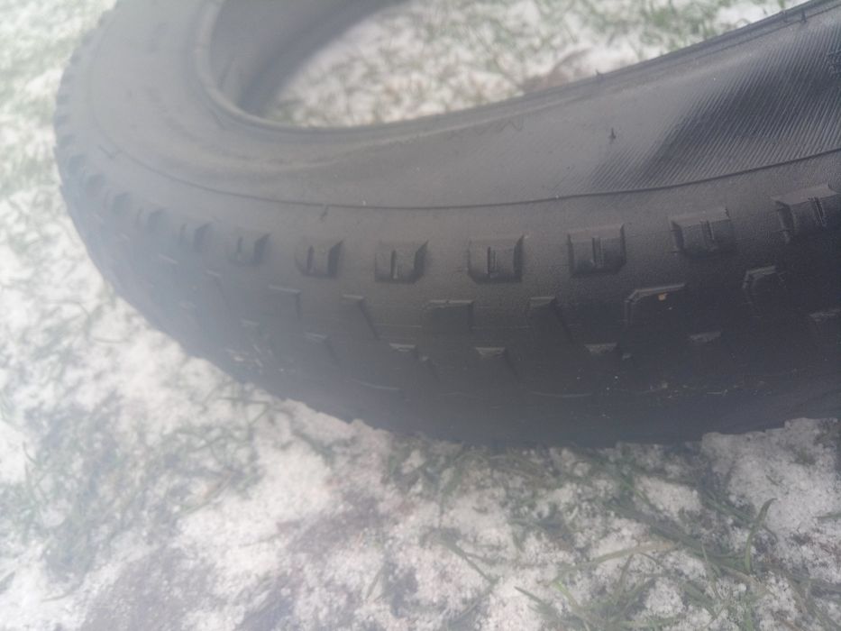 Покришка на електровелосипед 20х4 б/у