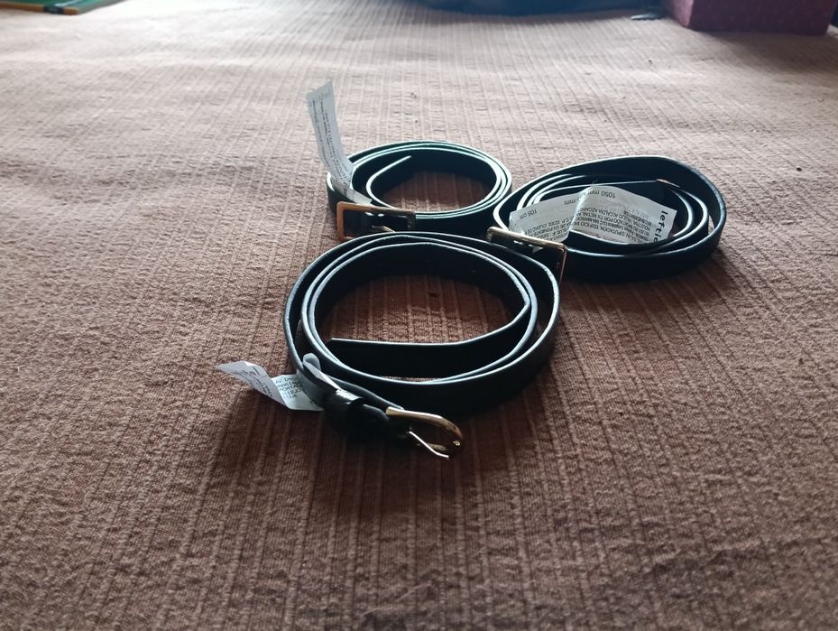 Três cintos novos