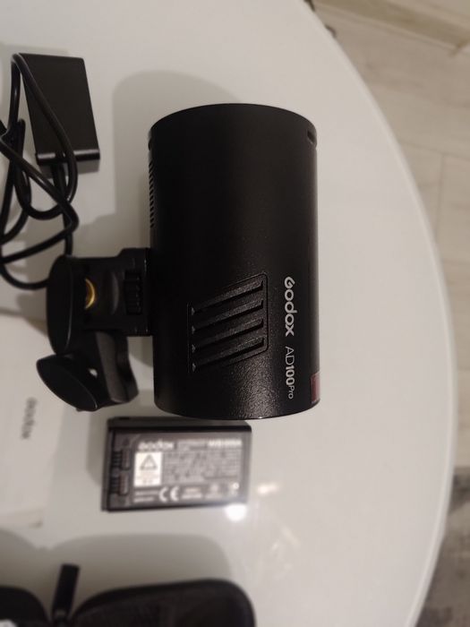 Lampa Godox ad100 pro
