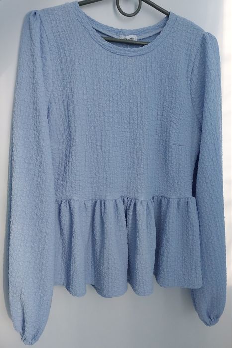 Жіноча блуза з баскою