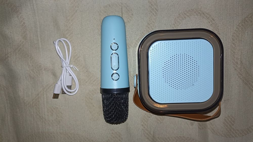 Караоке  блутуз колонка з мікрофоном