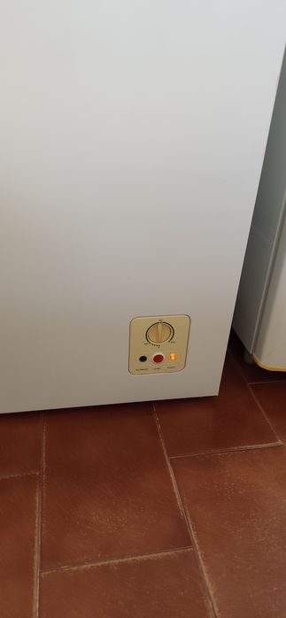Arca frigorífica horizontal em excelente estado de funcionamento