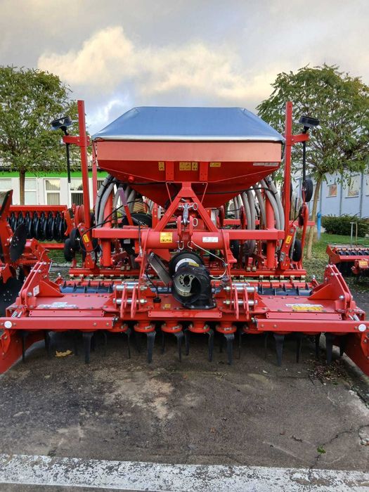 Kombinacja uprawowo siewna KVERNELAND siewnik DA + brona serii M