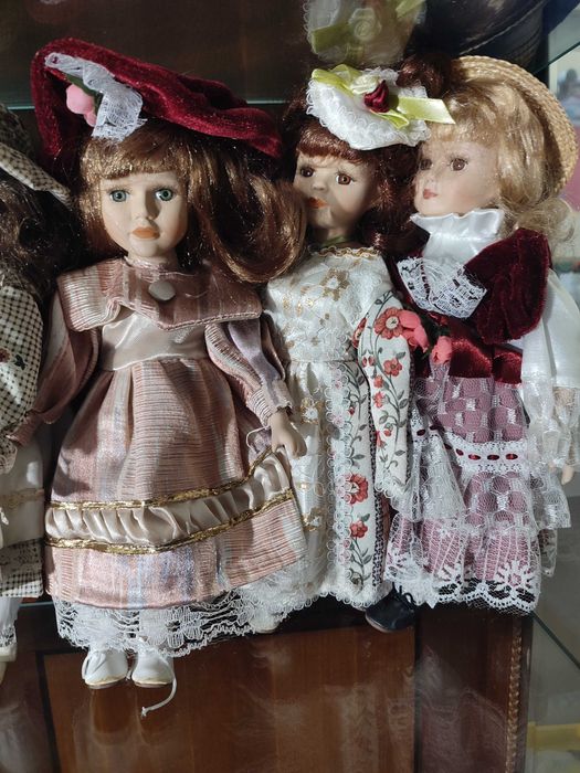 Coleções bonecas de porcelana