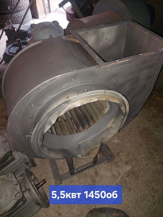 Вентилятор.  Витяжка. Улітка.